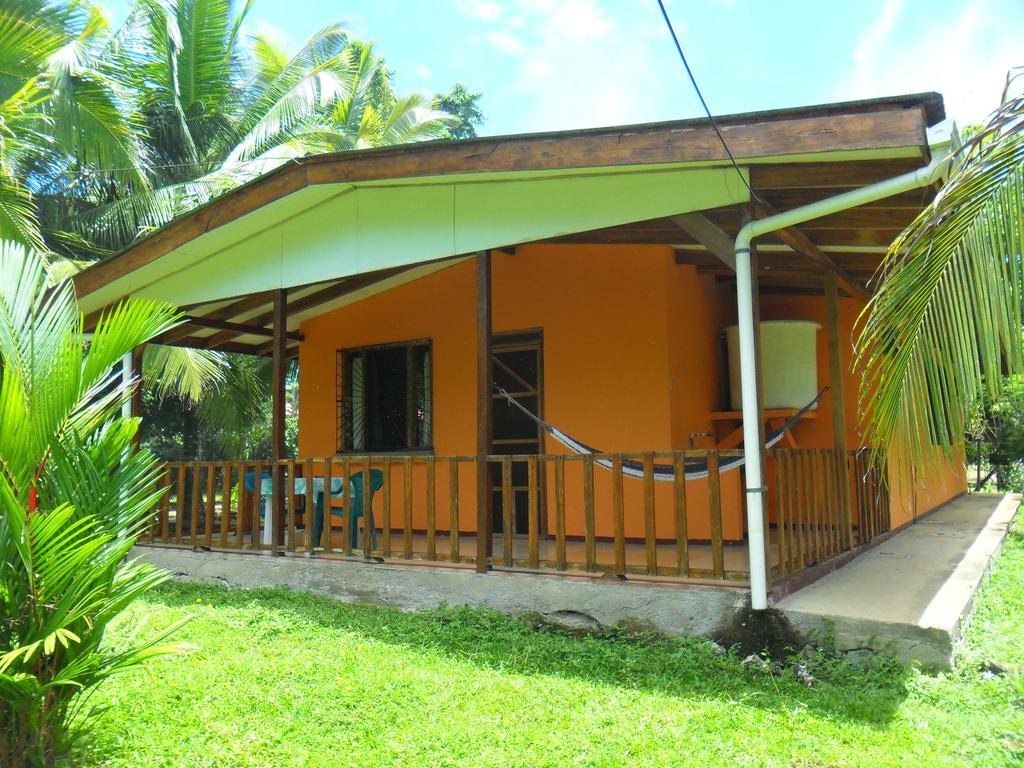 Cabinas Caribe Luna Cahuita Extérieur photo