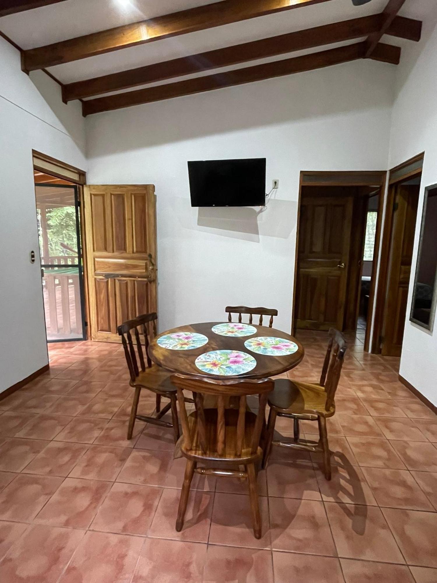 Cabinas Caribe Luna Cahuita Extérieur photo