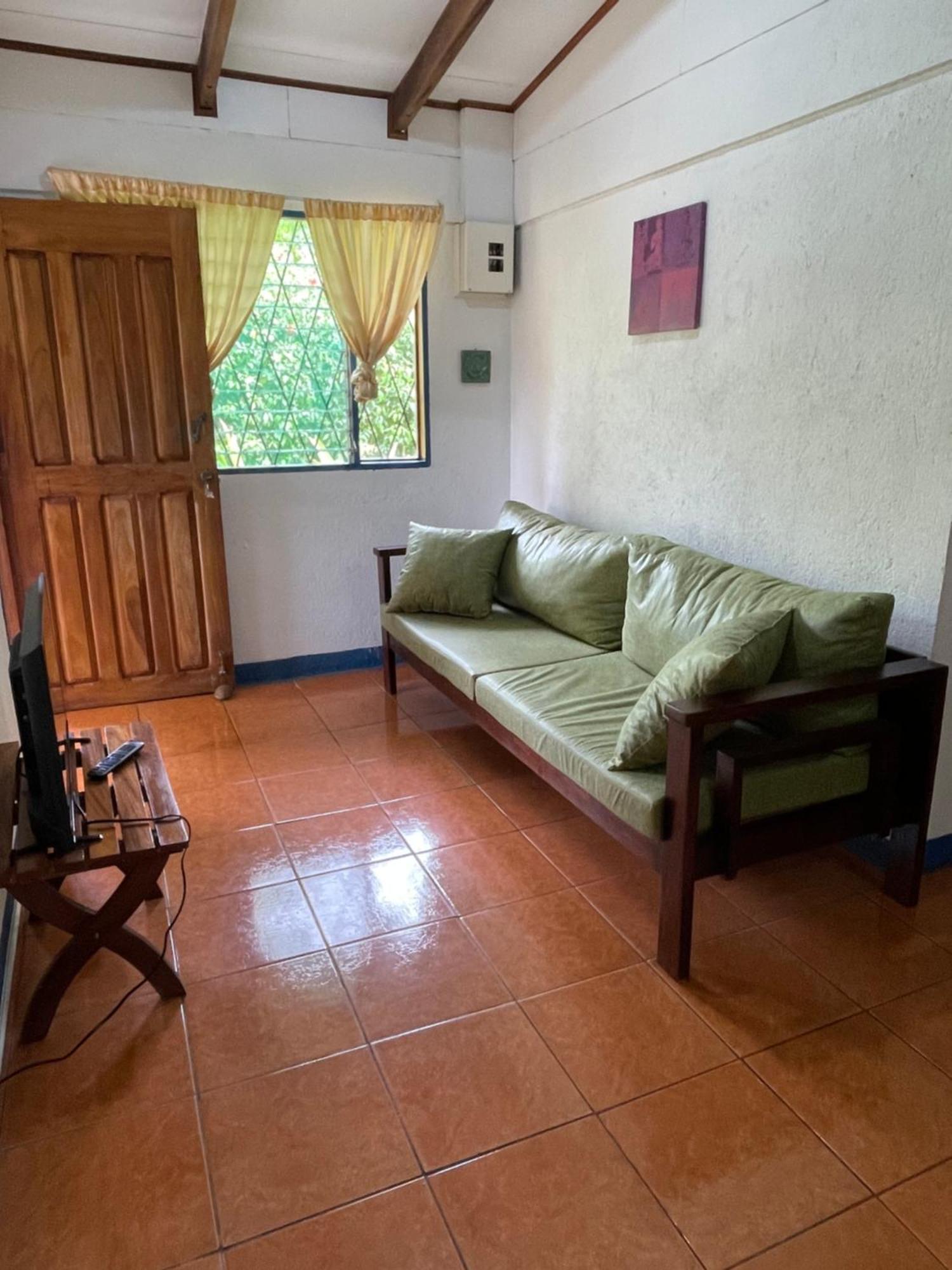 Cabinas Caribe Luna Cahuita Extérieur photo