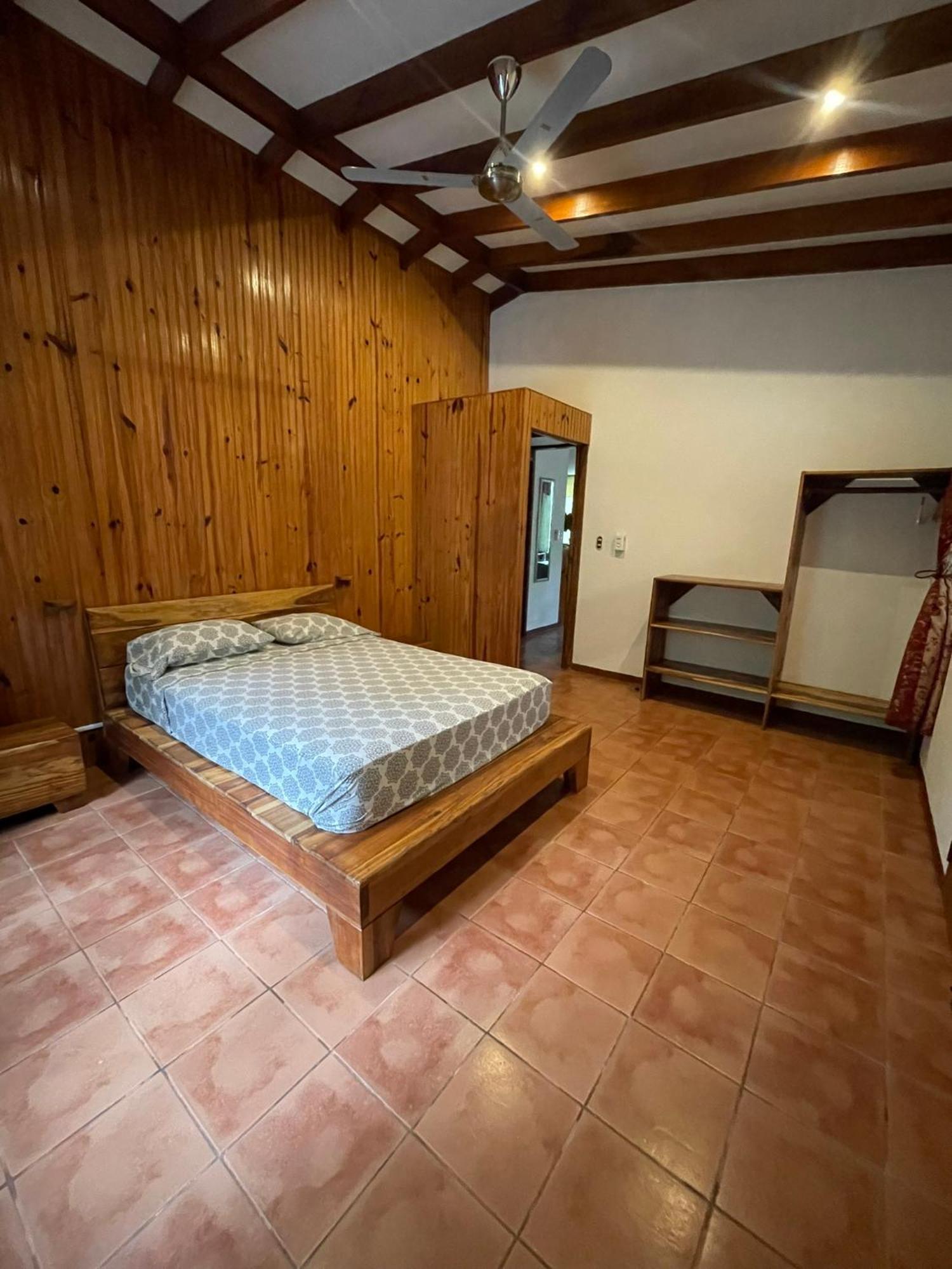Cabinas Caribe Luna Cahuita Extérieur photo
