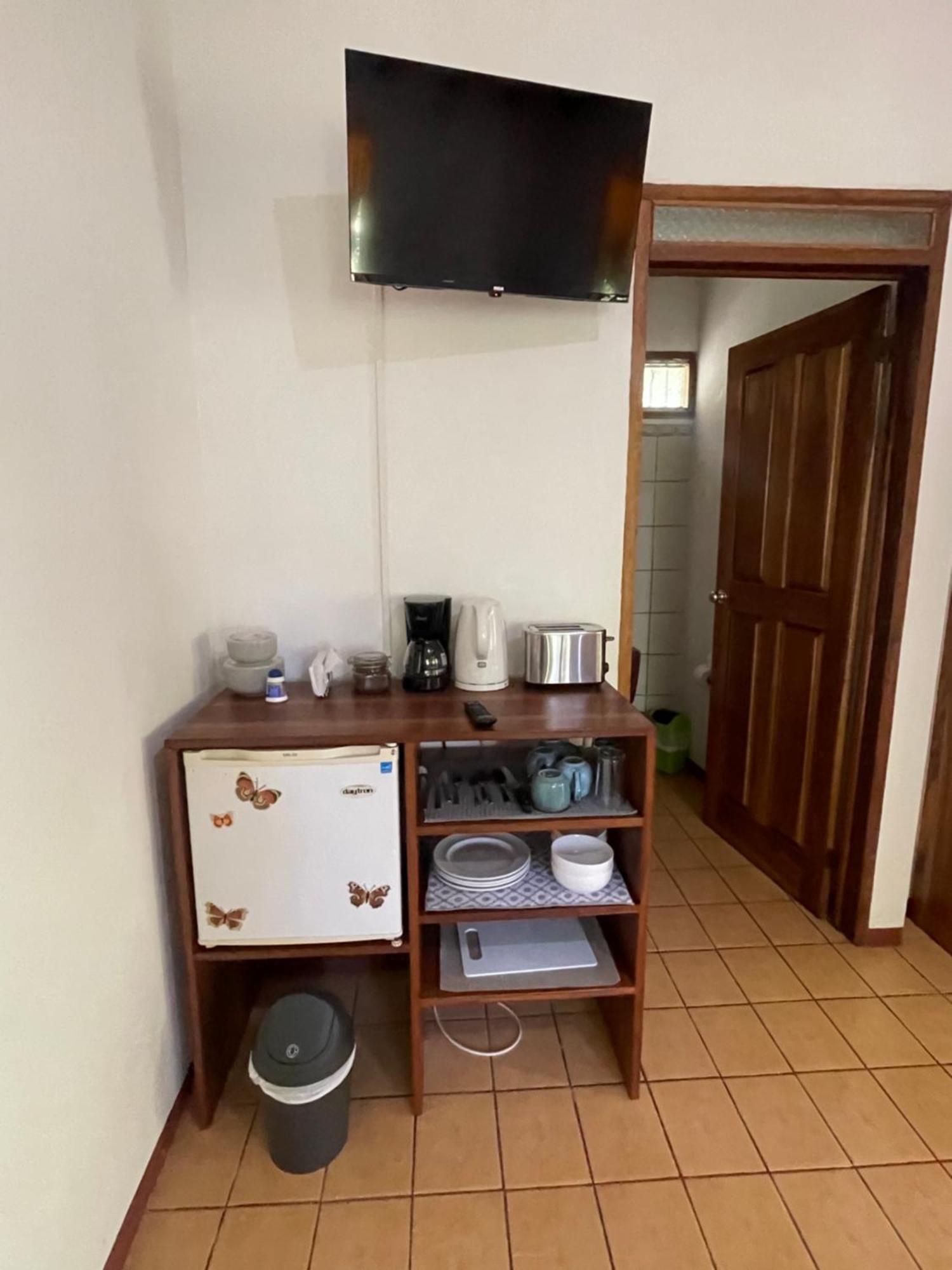 Cabinas Caribe Luna Cahuita Extérieur photo